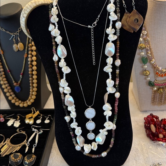 Come dig with me. Unlisted gorgeousness in every price range. - Picture 7 of 17